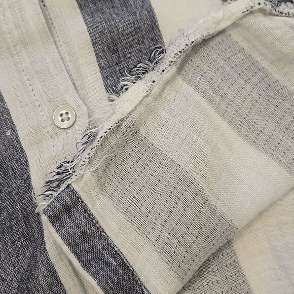Cloth & Stone Striped Sleeveless Button Down - Size M - Picture 7 of 8